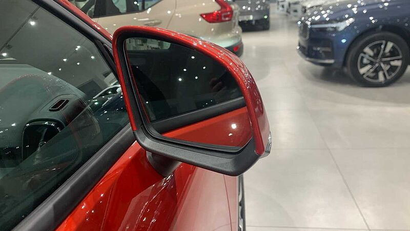 Volvo XC40 XC40 Core, B3 Mild hybrid, Gasolina