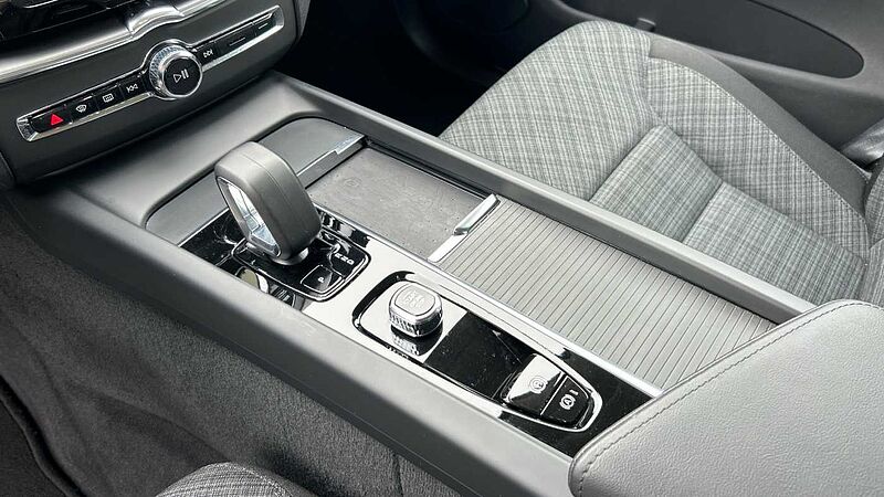 Volvo XC60 XC60 Core, B5 AWD Mild Hybrid, Gasolina