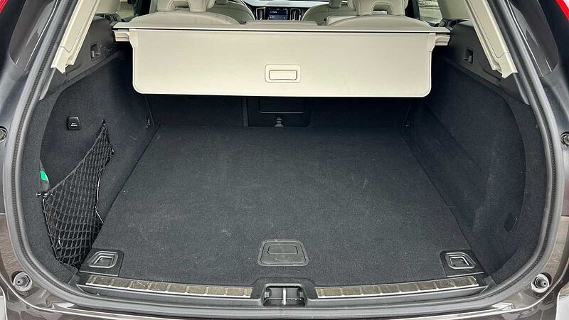 Volvo XC60 XC60 Plus, T6 AWD Híbrido enchufable, Eléctrico/Gasolina, Bright