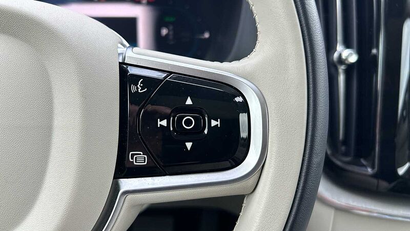 Volvo XC60 XC60 Plus, T6 AWD Híbrido enchufable, Eléctrico/Gasolina, Bright