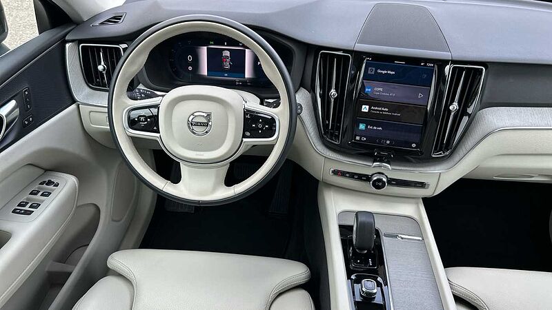 Volvo XC60 XC60 Plus, T6 AWD Híbrido enchufable, Eléctrico/Gasolina, Bright