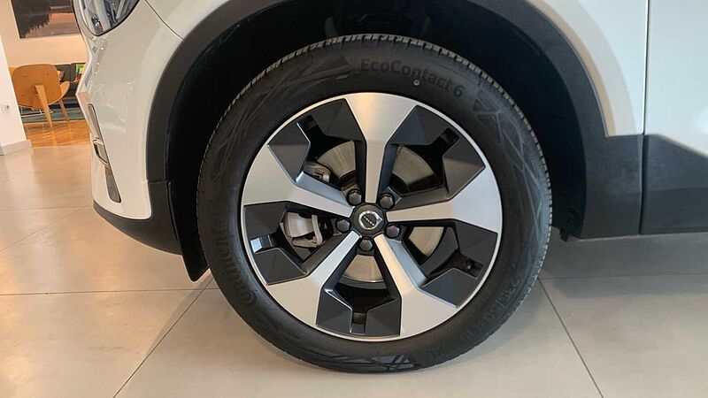 Volvo XC40 XC40 Plus, B3 Mild Hybrid, Gasolina, Dark