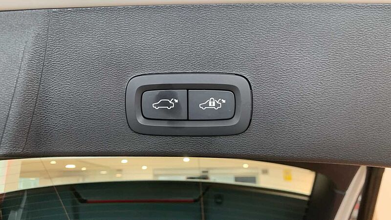 Volvo XC40 XC40 Plus, B3 Mild Hybrid, Gasolina, Dark