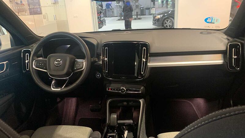 Volvo XC40 XC40 Plus, B3 Mild Hybrid, Gasolina, Dark