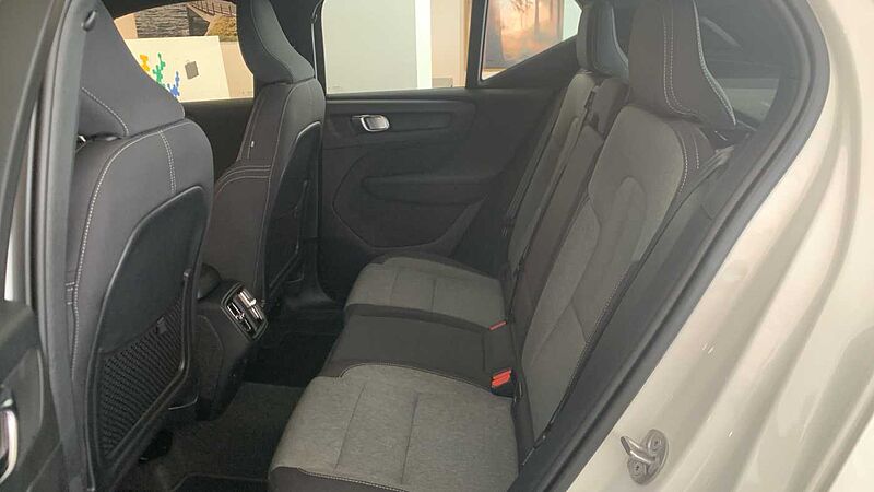 Volvo XC40 XC40 Plus, B3 Mild Hybrid, Gasolina, Dark