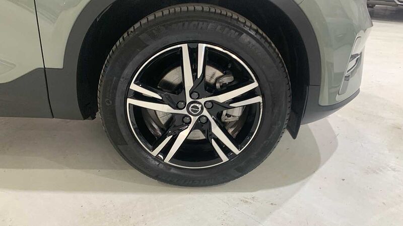 Volvo XC40 2.0 B3 PLUS DARK AUTO 163 5P