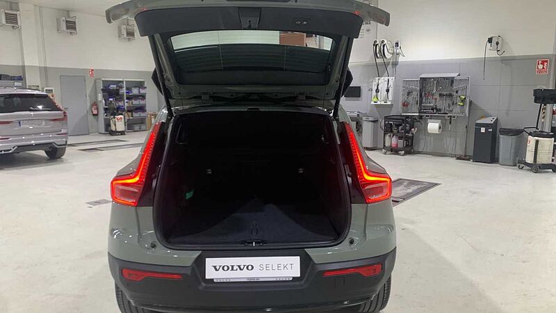 Volvo XC40 2.0 B3 PLUS DARK AUTO 163 5P