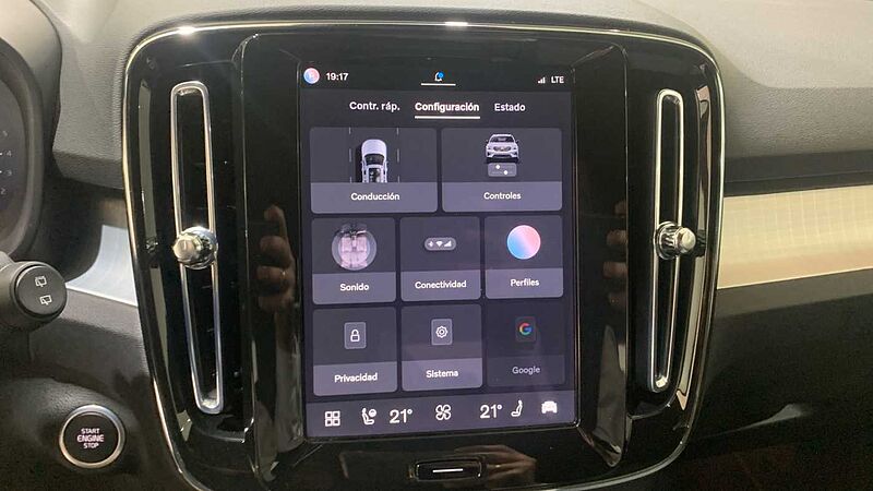 Volvo XC40 2.0 B3 PLUS DARK AUTO 163 5P