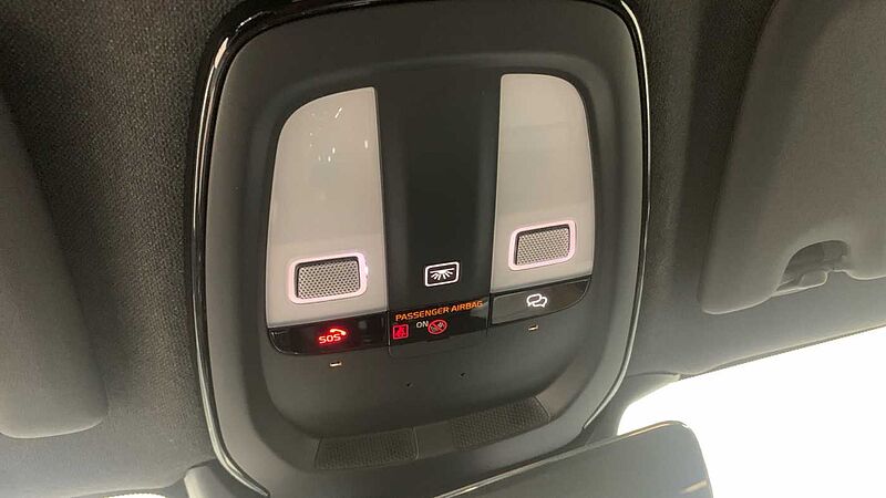 Volvo XC40 2.0 B3 PLUS DARK AUTO 163 5P