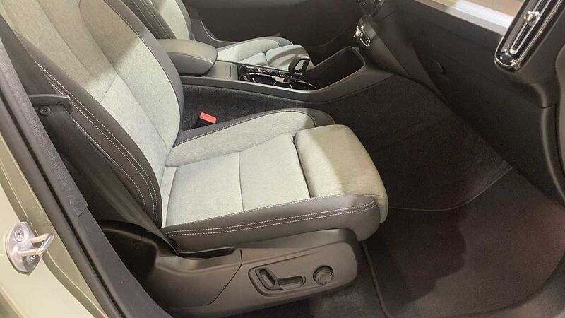 Volvo XC40 2.0 B3 PLUS DARK AUTO 163 5P