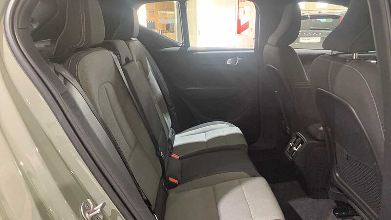 Volvo XC40 2.0 B3 PLUS DARK AUTO 163 5P