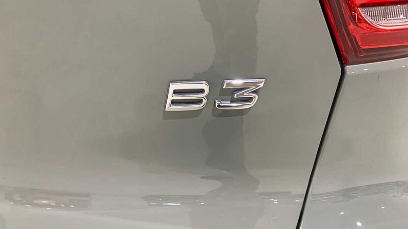 Volvo XC40 2.0 B3 PLUS DARK AUTO 163 5P