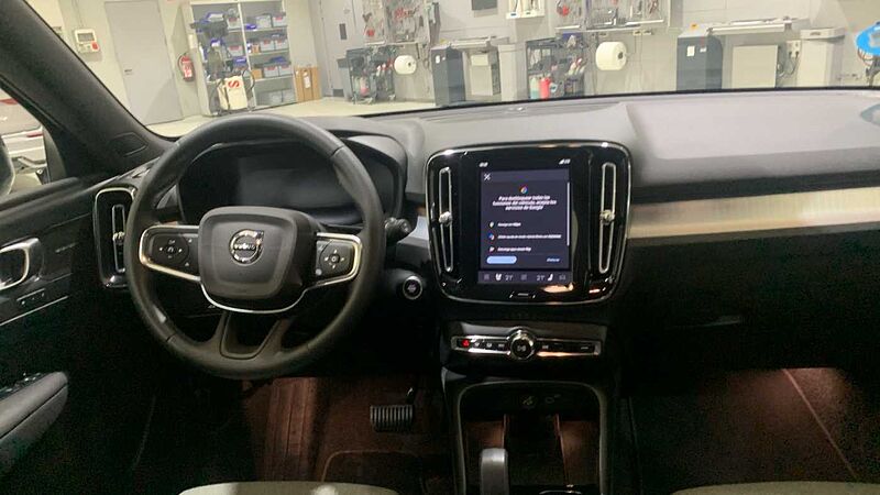 Volvo XC40 2.0 B3 PLUS DARK AUTO 163 5P