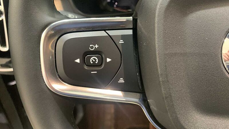Volvo XC40 2.0 B3 CORE AUTO 163 5P