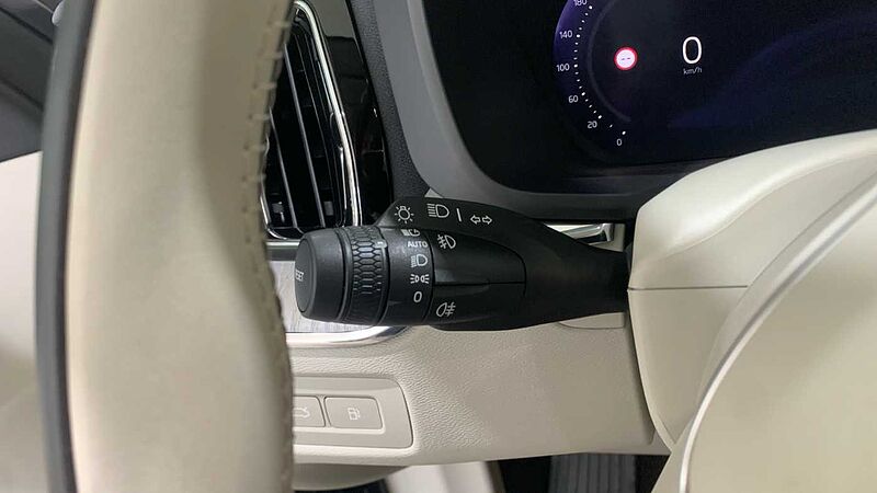 Volvo XC60 2.0 T6 RECHARGE PLUS DARK AUTO 4WD 350 5P