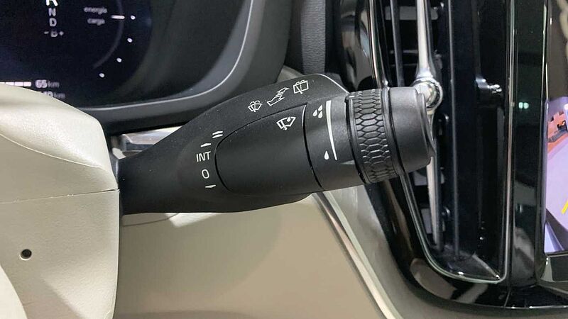 Volvo XC60 2.0 T6 RECHARGE PLUS DARK AUTO 4WD 350 5P