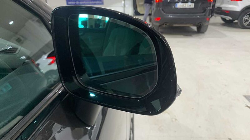 Volvo XC60 2.0 T6 RECHARGE PLUS DARK AUTO 4WD 350 5P