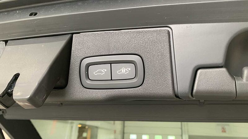 Volvo XC60 2.0 T6 RECHARGE PLUS DARK AUTO 4WD 350 5P