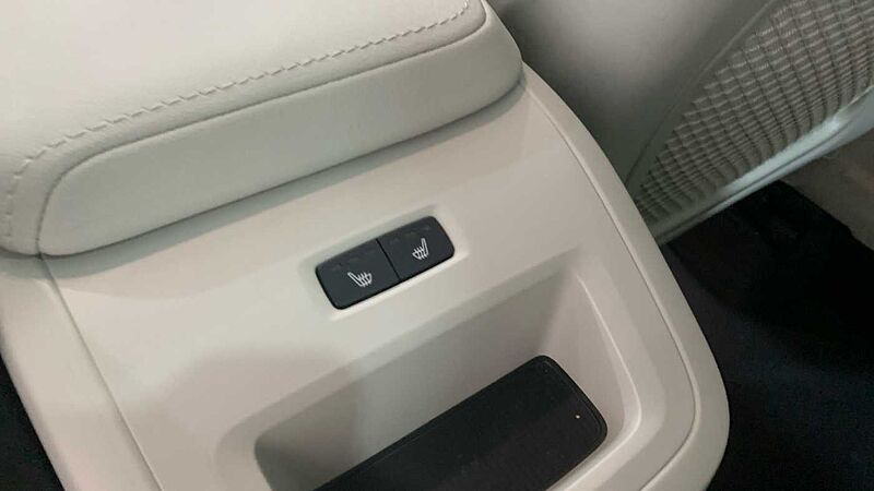 Volvo XC60 2.0 T6 RECHARGE PLUS DARK AUTO 4WD 350 5P