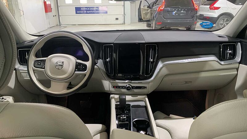 Volvo XC60 2.0 T6 RECHARGE PLUS DARK AUTO 4WD 350 5P