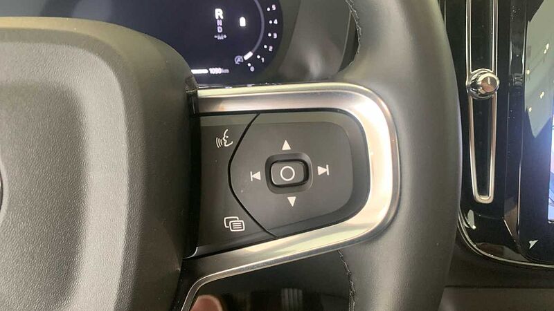 Volvo XC40 2.0 B3 MHEV CORE DCT 163 5P