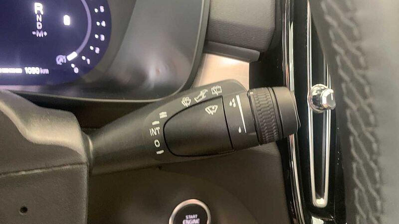 Volvo XC40 2.0 B3 MHEV CORE DCT 163 5P