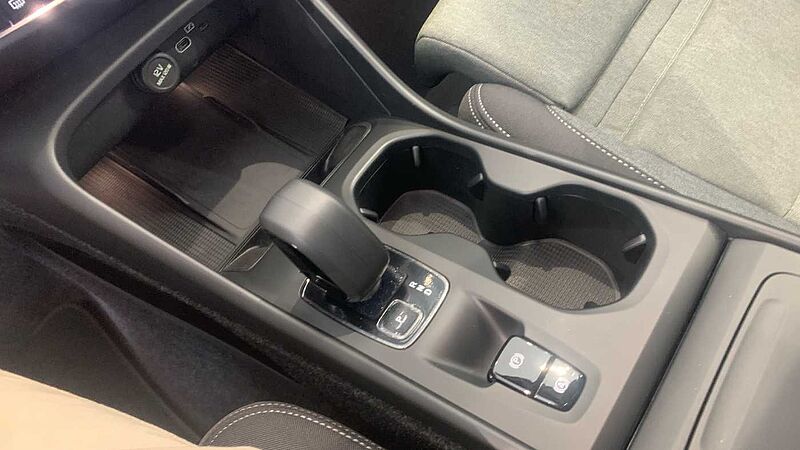 Volvo XC40 2.0 B3 MHEV CORE DCT 163 5P