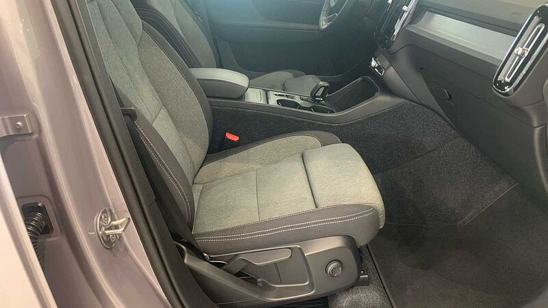 Volvo XC40 2.0 B3 MHEV CORE DCT 163 5P