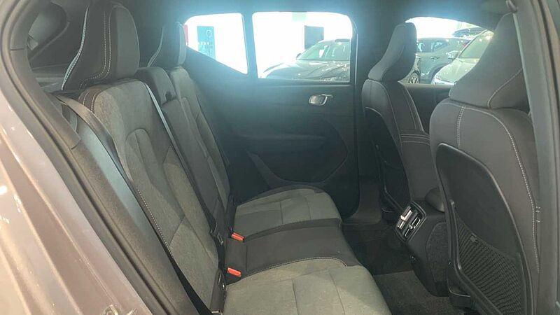 Volvo XC40 2.0 B3 MHEV CORE DCT 163 5P