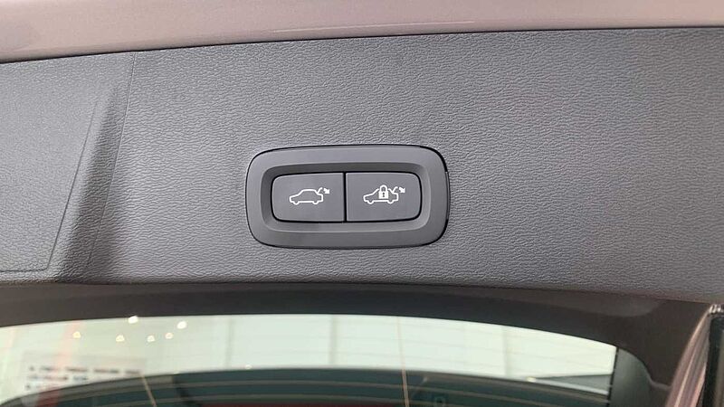 Volvo XC40 2.0 B3 MHEV CORE DCT 163 5P