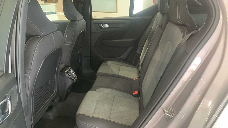 Volvo XC40 2.0 B3 MHEV CORE DCT 163 5P