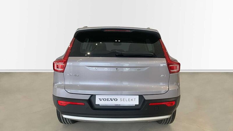 Volvo XC40 2.0 B3 MHEV CORE DCT 163 5P