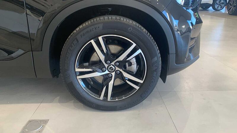 Volvo XC40 2.0 B3 PLUS DARK AUTO 163 5P