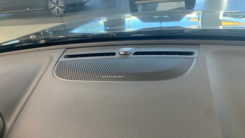 Volvo XC40 2.0 B3 PLUS DARK AUTO 163 5P