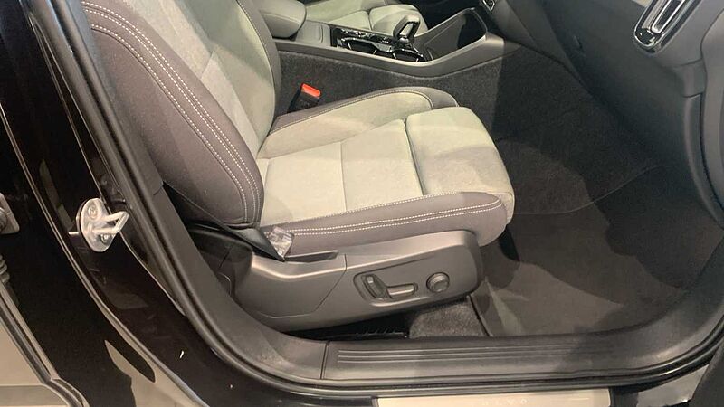 Volvo XC40 2.0 B3 PLUS DARK AUTO 163 5P
