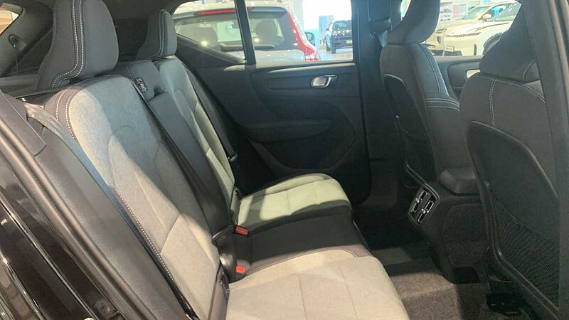Volvo XC40 2.0 B3 PLUS DARK AUTO 163 5P
