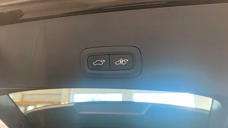 Volvo XC40 2.0 B3 PLUS DARK AUTO 163 5P