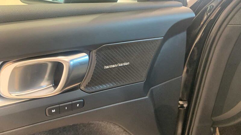 Volvo XC40 2.0 B3 PLUS DARK AUTO 163 5P