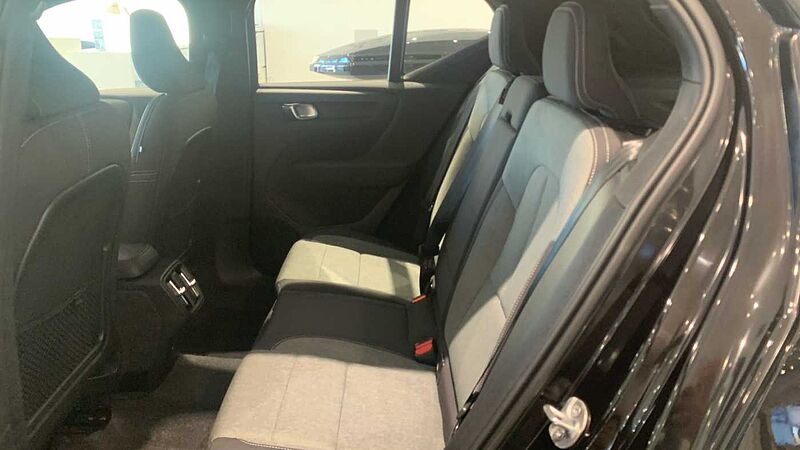 Volvo XC40 2.0 B3 PLUS DARK AUTO 163 5P